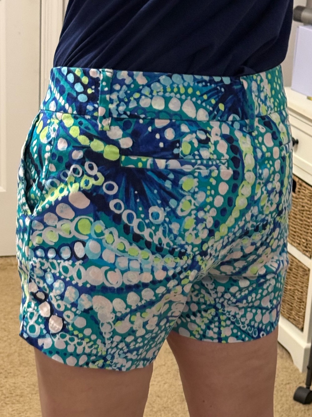 Lilly Pulitzer Callahan Shorts in “Botanical Green Hotter Spot” print - Picture 9 of 10